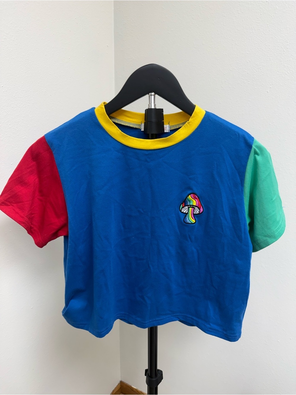ROMWE Blue Colorblock Tee with Rainbow Mushroom Patch
